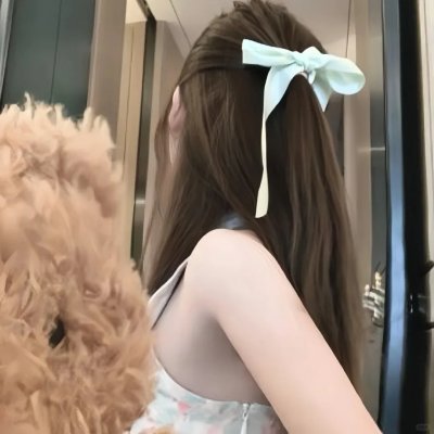 丽娜有甚么 封面